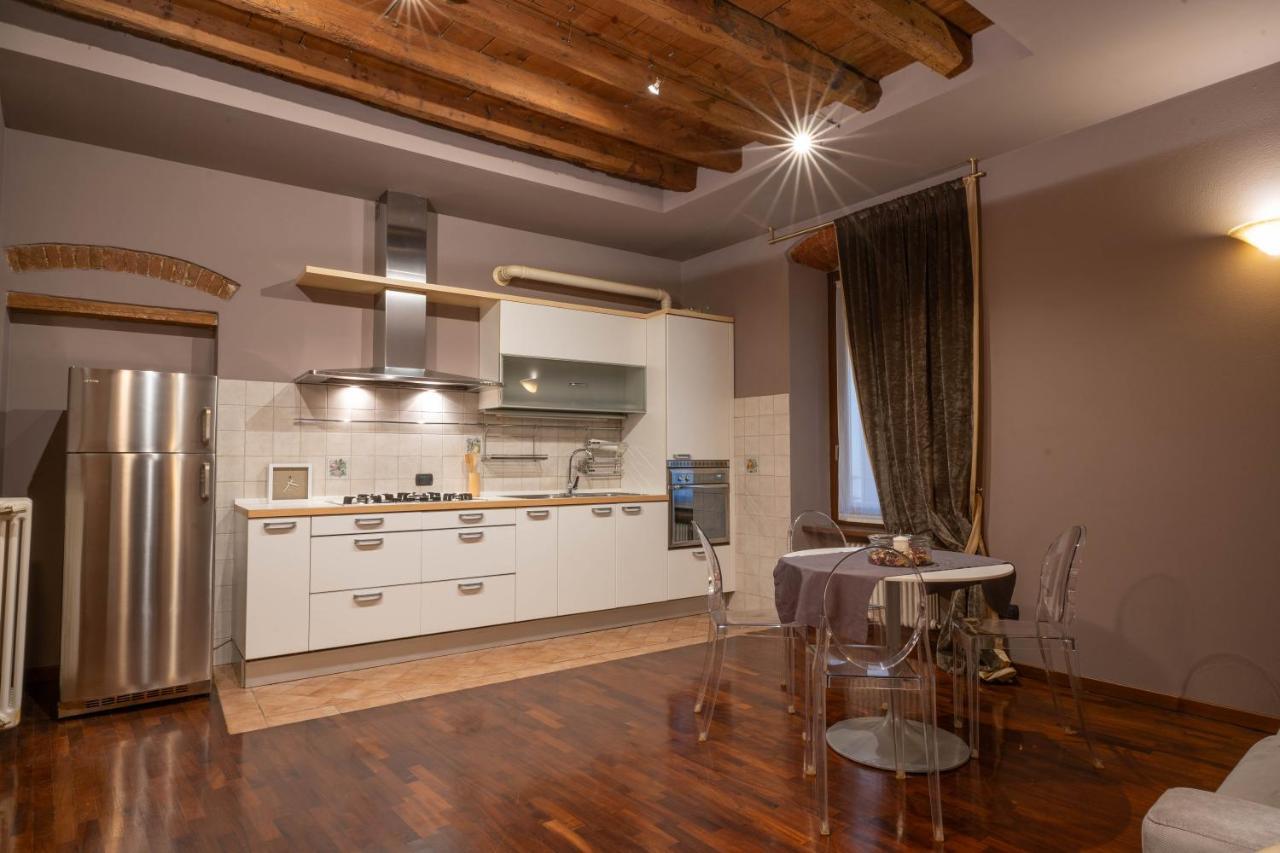 Napule...E Apartments Пескьера-дель-Гарда Экстерьер фото